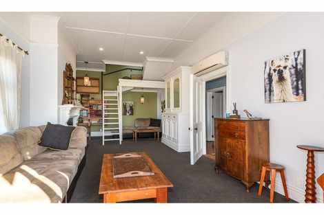 Photo of property in 32 Godley Quay, Lyttelton, 8082