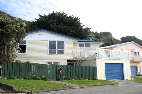 Photo of property in 10 Voltaire Street, Karori, Wellington, 6012