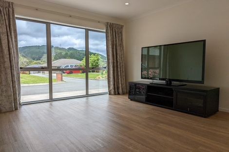 Photo of property in 67 Riverstone Drive, Riverstone Terraces, Upper Hutt, 5018