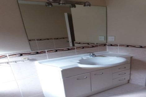 Photo of property in 62 Huntington Drive, Huntington Park, Auckland, 2013