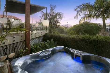 Photo of property in 64 Vipond Road, Stanmore Bay, Whangaparaoa, 0932