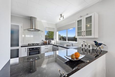 Photo of property in 28a Roband Crescent, Brown Owl, Upper Hutt, 5018