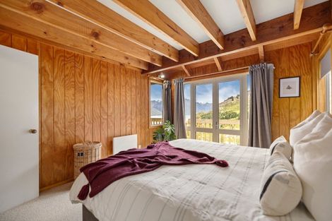 Photo of property in 32b Mackinnon Terrace, Sunshine Bay, Queenstown, 9300