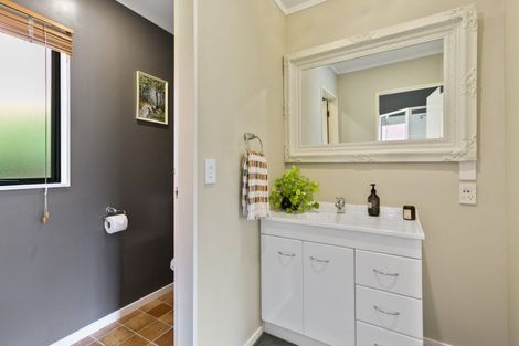 Photo of property in 141 Woodman Drive, Tawa, Wellington, 5028