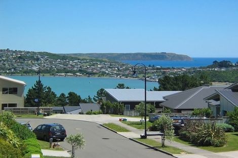 Photo of property in 17 Aspiring Terrace, Aotea, Porirua, 5024