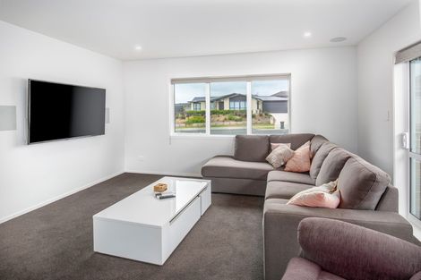 Photo of property in 44 Moira Drive, Tuakau, 2121