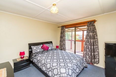 Photo of property in 92 Tremewan Street, Tawa, Wellington, 5028