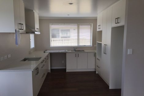 Photo of property in 68a Kelman Road, Kelston, Auckland, 0602