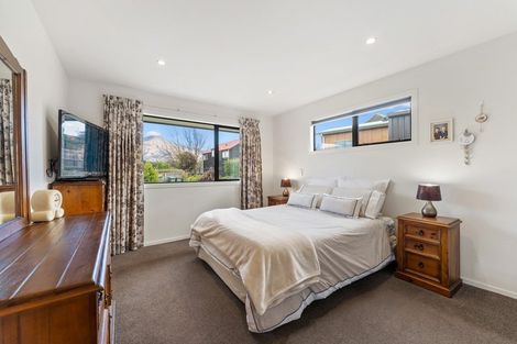 Photo of property in 20 Mount Iron Drive, Wanaka, 9305