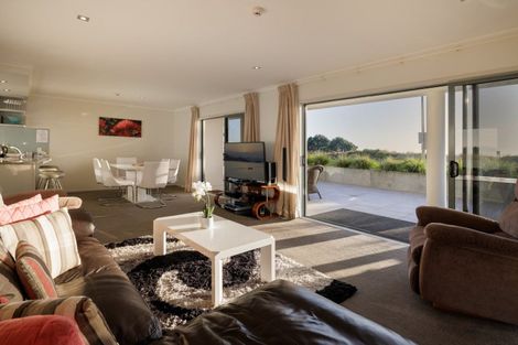 Photo of property in 208/178 Marine Parade, Mount Maunganui, 3116