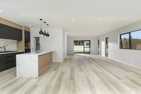 Photo of property in 45 Mcindoe Road, Kumeu, 0810