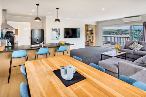 Photo of property in 109a Gloaming Hill, Titahi Bay, Porirua, 5022