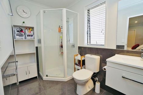 Photo of property in 266 Dixon Road, Fitzroy, Hamilton, 3206