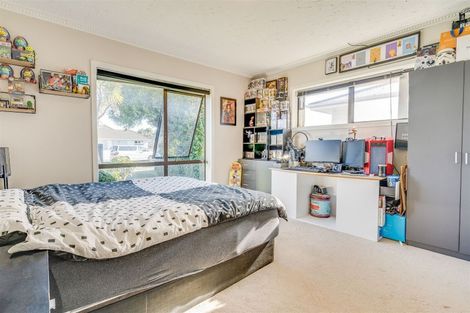 Photo of property in 10 Oakdale Street, Avonhead, Christchurch, 8042
