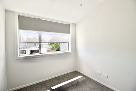 Photo of property in 5/94 Target Road, Totara Vale, Auckland, 0629