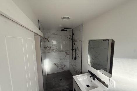 Photo of property in 14 Selwyn Street, Lower Vogeltown, New Plymouth, 4310