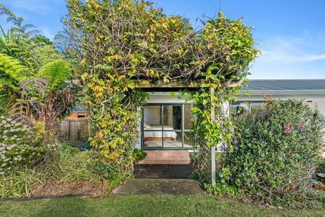 Photo of property in 209 Kaipara Road, Papakura, 2582