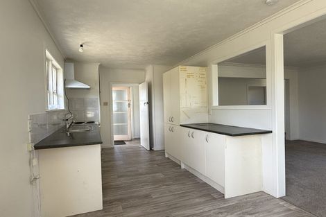 Photo of property in 13 Valdale Road, Henderson, Auckland, 0610