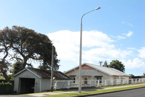Photo of property in 63 Waiwaka Terrace, Strandon, New Plymouth, 4312