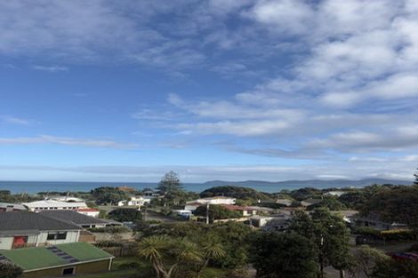 Photo of property in 12 Miriona Grove, Paekakariki, 5034