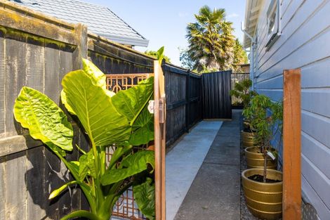 Photo of property in 63 Ferry Road, Clive, 4102