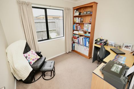 Photo of property in 32 Rosalie Terrace, Kelvin Grove, Palmerston North, 4414