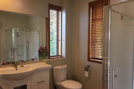 Photo of property in 8 Rosella Place, Murrays Bay, Auckland, 0630