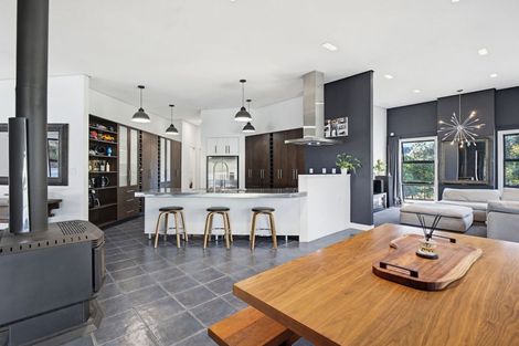 Photo of property in 334 Aokautere Drive, Aokautere, Palmerston North, 4471