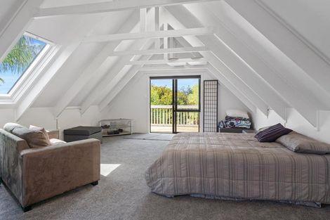 Photo of property in 30 Foster Road, Kumeu, 0891