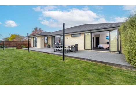 Photo of property in 17 Buckleys Road, Rangiora, 7400