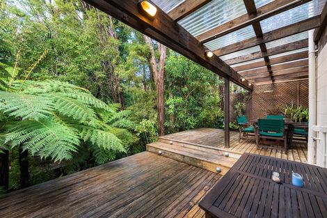 Photo of property in 2 Kaurimu Rise, Titirangi, Auckland, 0604