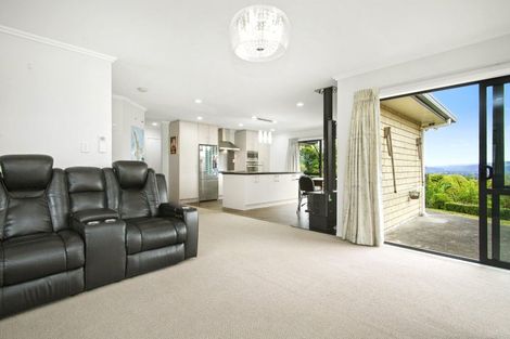 Photo of property in 32 Mount Marua Drive, Timberlea, Upper Hutt, 5018