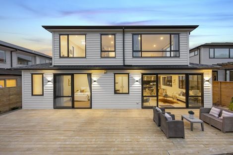 Photo of property in 10 Kina Place, Long Bay, Auckland, 0630