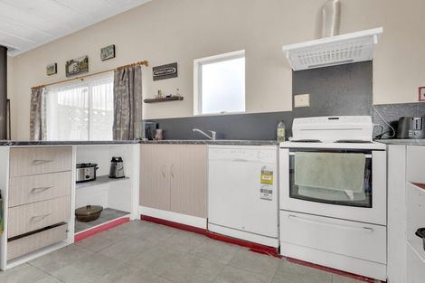 Photo of property in 61 Swinburn Street, Dannevirke, 4930