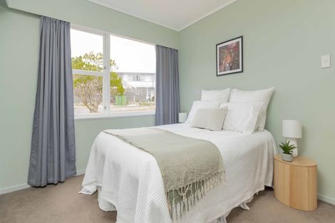 Photo of property in 2 Annan Grove, Papakowhai, Porirua, 5024