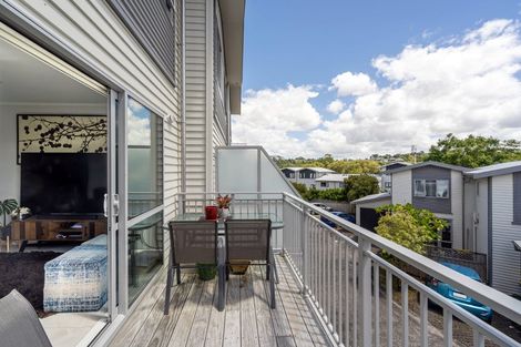 Photo of property in 7/15 Andersons Road, Oteha, Auckland, 0632