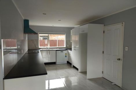 Photo of property in 100 Manuroa Road, Takanini, 2112