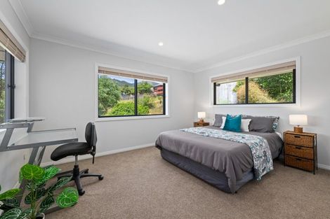 Photo of property in 6 West Terrace, Picton, 7220