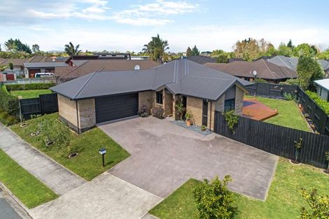 Photo of property in 32 Coleraine Drive, Rototuna, Hamilton, 3210