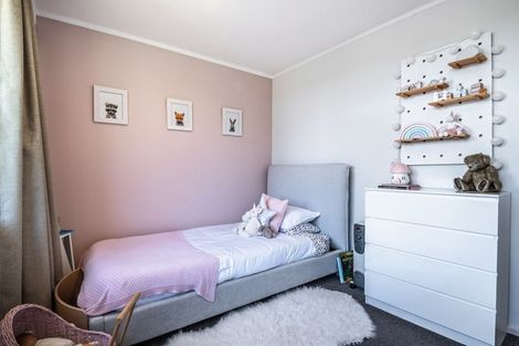 Photo of property in 10 Peter Terrace, Castor Bay, Auckland, 0620