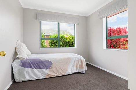 Photo of property in 19 Waiwherowhero Drive, St Andrews, Hamilton, 3200