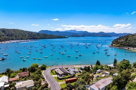 Photo of property in 324a Waikawa Road, Waikawa, Picton, 7220