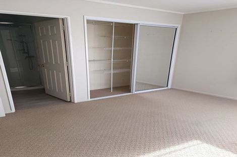 Photo of property in 1 Jay Court, Botany Downs, Auckland, 2010