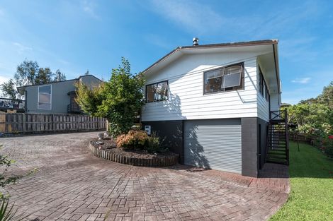 Photo of property in 40 Pokapu Street, Titirangi, Auckland, 0600