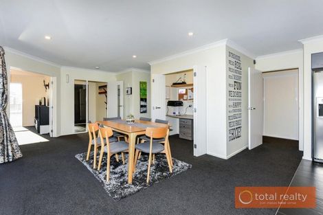 Photo of property in 11 Dunsford Close, Halswell, Christchurch, 8025