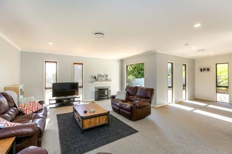 Photo of property in 14 Tupare Place, Highlands Park, New Plymouth, 4312