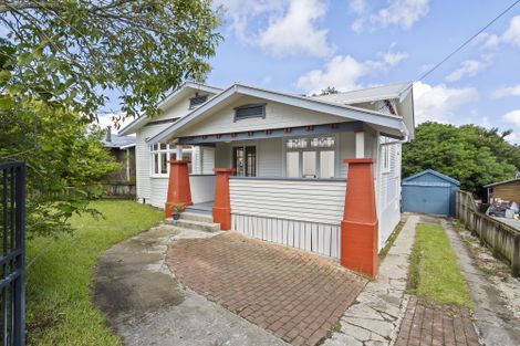 Photo of property in 9 Hutchinson Avenue, New Lynn, Auckland, 0600