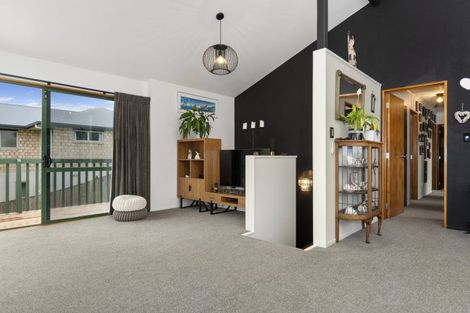 Photo of property in 17 Vanderbilt Place, Welcome Bay, Tauranga, 3112