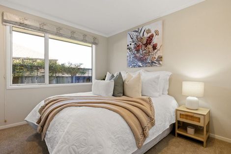 Photo of property in 43 Plescher Crescent, Leamington, Cambridge, 3432