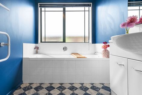 Photo of property in 83 Wiltshire Drive, Huntington, Hamilton, 3210